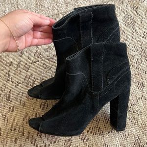 VINCE CAMUTO boots / booties
